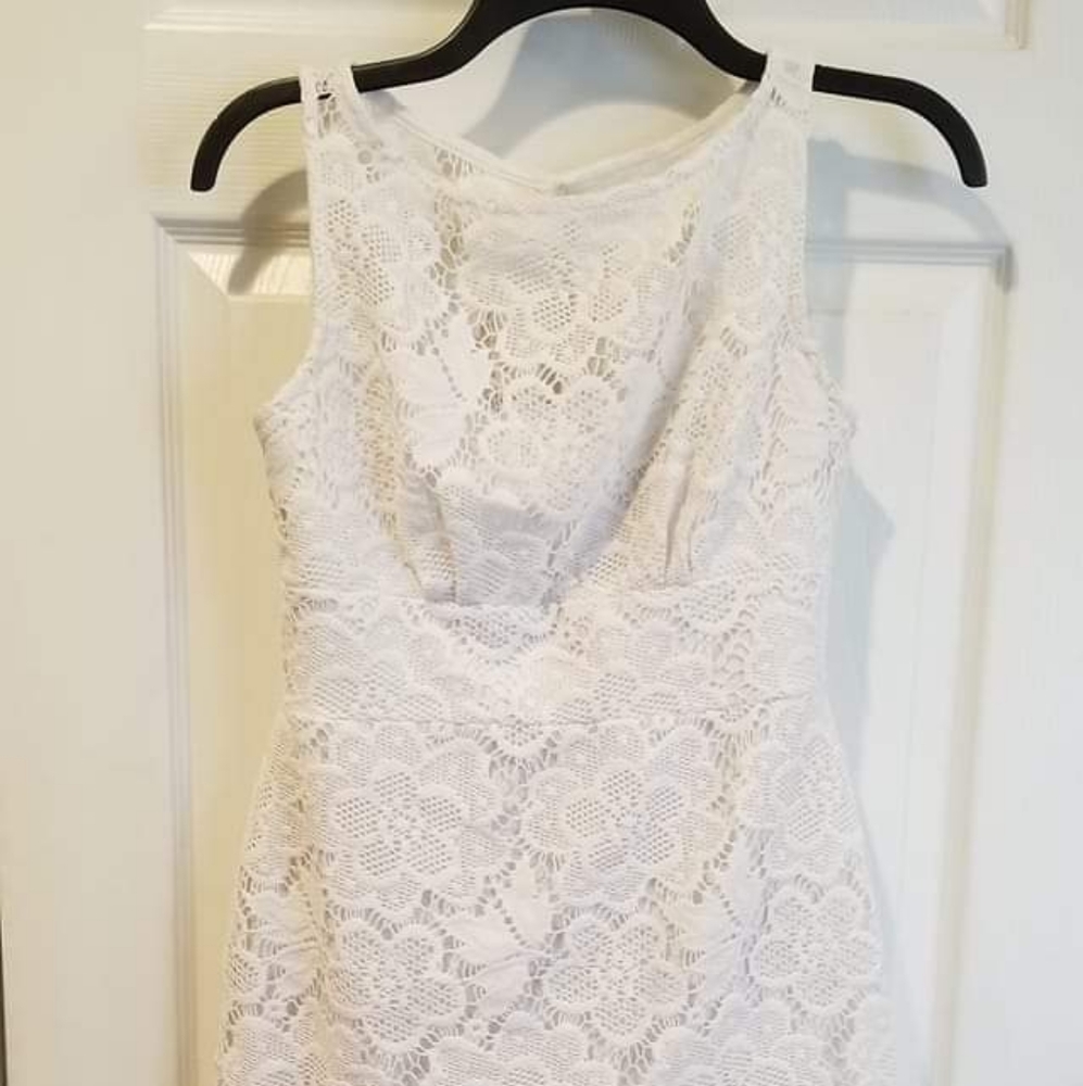 Knee length Lace dress